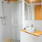 Just 1 Minute From The A117 丰希罗拉