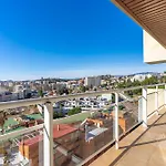 公寓 Just 1 Minute From The A117 *