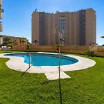 公寓 Just 1 Minute From The A117