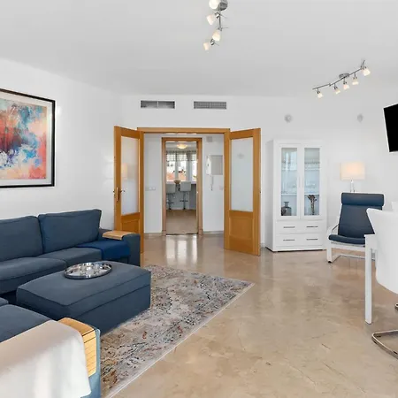 Just 1 Minute From The A117 * Fuengirola