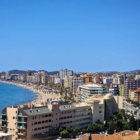 Apartment Just 1 Minute From The A117