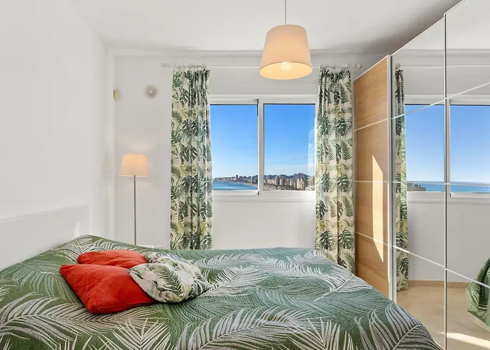 Apartment Just 1 Minute From The A117 *