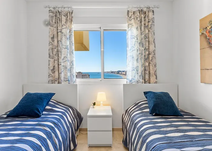 Apartment Just 1 Minute From The A117 *