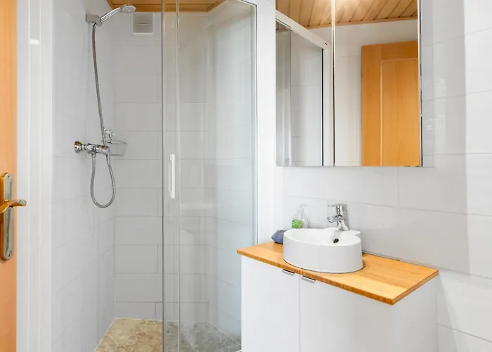 Just 1 Minute From The A117 フエンヒロラ