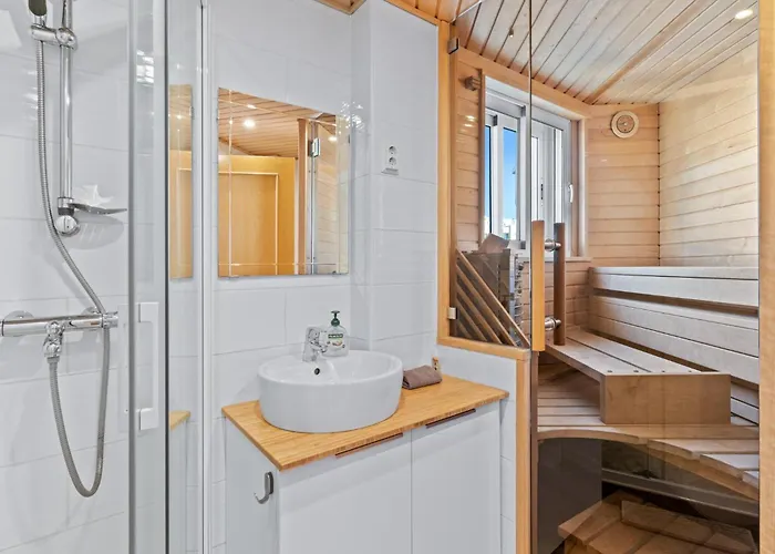 Just 1 Minute From The A117 フエンヒロラ